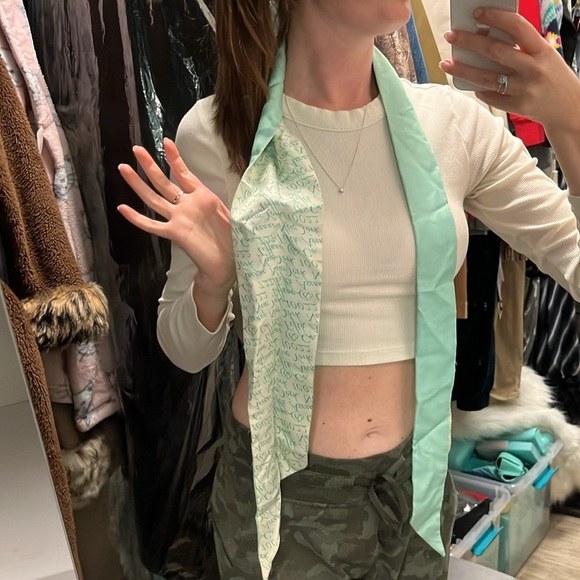 Tiffany & Co Signature Mint Green Scarf - Picture 5 of 8